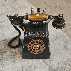 Vintage Style Skull Rotary Phone With Noises